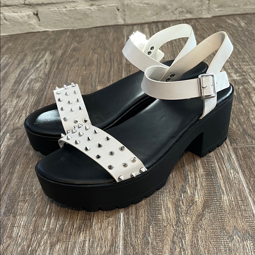 Torrid Black and White Studded Platform Chunky Heel Sandals | Size 11 WW Wide